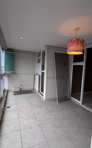 Apartamento à venda com 75m², 2 quartos e 1 vaga Apartamento à venda com 75m², 2 quartos e 1 vagaVaranda
