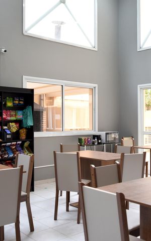 Apartamento para alugar com 52m², 2 quartos e 1 vagaMini mercado