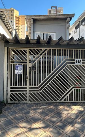 Casa para alugar com 128m², 3 quartos e 2 vagasFachada