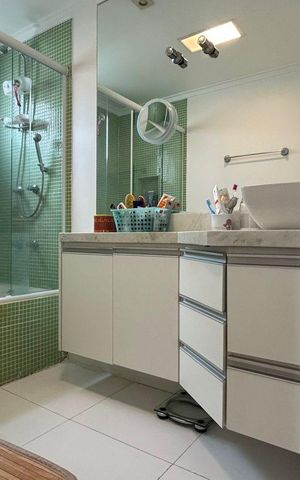 Apartamento à venda com 174m², 4 quartos e 3 vagas Apartamento à venda com 174m², 4 quartos e 3 vagasBanheiro Suíte 1