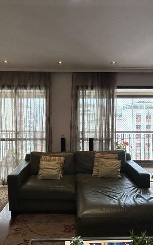 Apartamento à venda com 174m², 4 quartos e 3 vagas Apartamento à venda com 174m², 4 quartos e 3 vagasSala