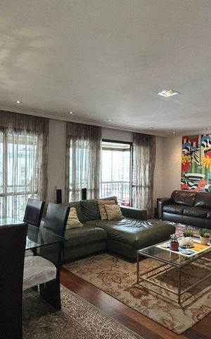Apartamento à venda com 174m², 4 quartos e 3 vagas Apartamento à venda com 174m², 4 quartos e 3 vagasSala