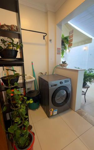 Apartamento à venda com 140m², 3 quartos e 2 vagas Apartamento à venda com 140m², 3 quartos e 2 vagasÁrea de serviço
