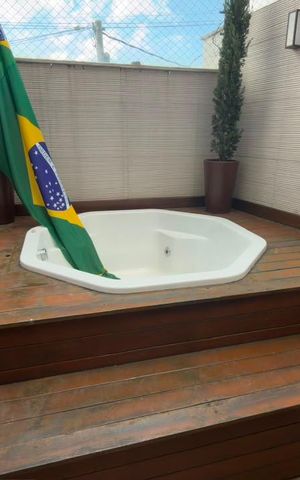 Apartamento à venda com 140m², 3 quartos e 2 vagas Apartamento à venda com 140m², 3 quartos e 2 vagasÁrea externa