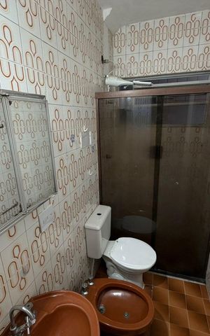 Apartamento para alugar com 76m², 2 quartos e sem vaga Apartamento para alugar com 76m², 2 quartos e sem vagaBanheiro