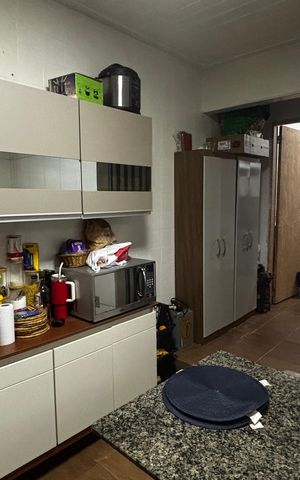 Casa à venda com 165m², 2 quartos e 2 vagas Casa à venda com 165m², 2 quartos e 2 vagasCozinha