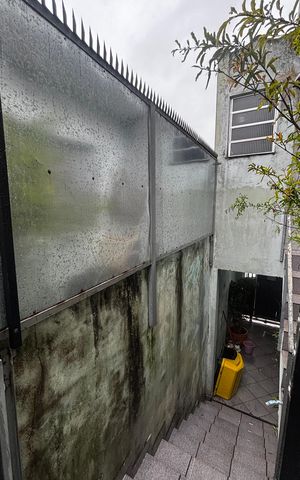 Casa à venda com 165m², 2 quartos e 2 vagas Casa à venda com 165m², 2 quartos e 2 vagasQuintal