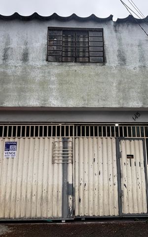 Casa à venda com 165m², 2 quartos e 2 vagas Casa à venda com 165m², 2 quartos e 2 vagasFachada