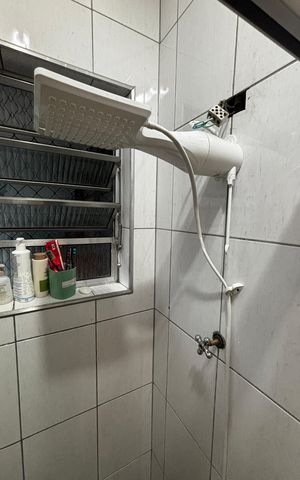 Casa à venda com 165m², 2 quartos e 2 vagas Casa à venda com 165m², 2 quartos e 2 vagasBanheiro