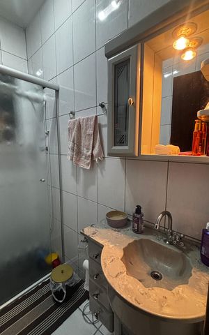 Casa à venda com 165m², 2 quartos e 2 vagas Casa à venda com 165m², 2 quartos e 2 vagasBanheiro