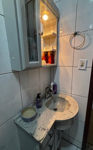 Casa à venda com 165m², 2 quartos e 2 vagas Casa à venda com 165m², 2 quartos e 2 vagasBanheiro
