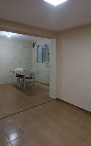 Casa para alugar com 172m², 4 quartos e 2 vagasCozinha