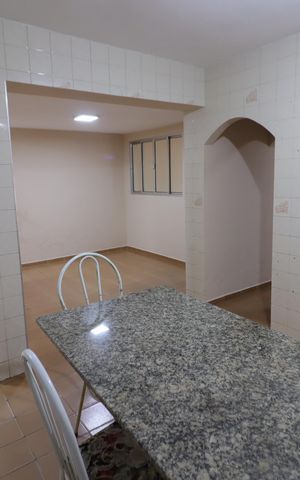 Casa para alugar com 172m², 4 quartos e 2 vagasCozinha