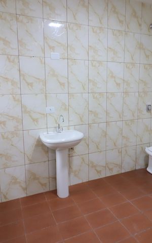 Casa para alugar com 172m², 4 quartos e 2 vagasBanheiro