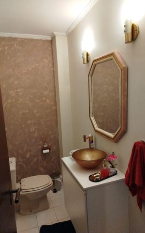 Casa à venda com 480m², 2 quartos e 2 vagasBanheiro