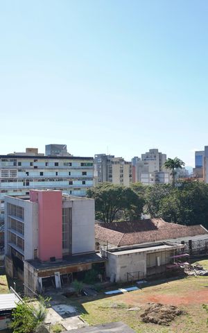 Apartamento à venda com 156m², 4 quartos e 3 vagas Apartamento à venda com 156m², 4 quartos e 3 vagasSala - Vista