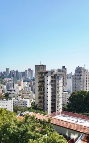 Apartamento à venda com 156m², 4 quartos e 3 vagas Apartamento à venda com 156m², 4 quartos e 3 vagasSala - Vista