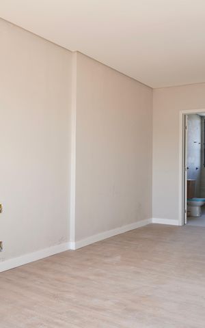 Apartamento à venda com 156m², 4 quartos e 3 vagas Apartamento à venda com 156m², 4 quartos e 3 vagasSuíte 2