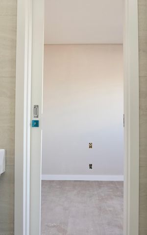 Apartamento à venda com 156m², 4 quartos e 3 vagas Apartamento à venda com 156m², 4 quartos e 3 vagasBanheiro dos quartos 1 e 2