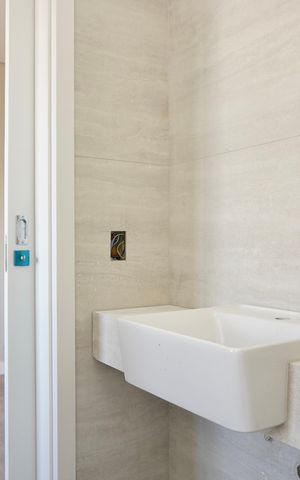 Apartamento à venda com 156m², 4 quartos e 3 vagas Apartamento à venda com 156m², 4 quartos e 3 vagasBanheiro dos quartos 1 e 2