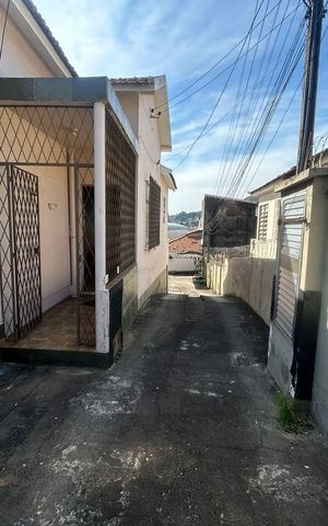 Casa à venda com 60m², 2 quartos e 3 vagas Casa à venda com 60m², 2 quartos e 3 vagasÁrea externa