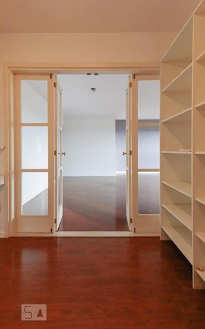 Apartamento para alugar com 130m², 3 quartos e 3 vagas Apartamento para alugar com 130m², 3 quartos e 3 vagasSala