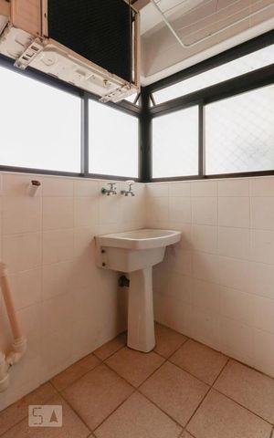 Apartamento para alugar com 130m², 3 quartos e 3 vagas Apartamento para alugar com 130m², 3 quartos e 3 vagasÁrea de serviço