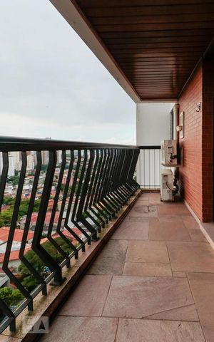 Apartamento para alugar com 130m², 3 quartos e 3 vagas Apartamento para alugar com 130m², 3 quartos e 3 vagasVaranda