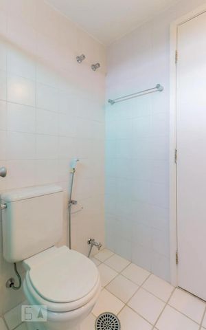 Apartamento para alugar com 130m², 3 quartos e 3 vagas Apartamento para alugar com 130m², 3 quartos e 3 vagasBanheiro