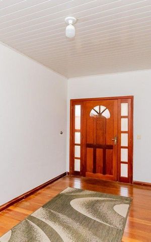 Casa à venda com 112m², 2 quartos e 4 vagas Casa à venda com 112m², 2 quartos e 4 vagasSala