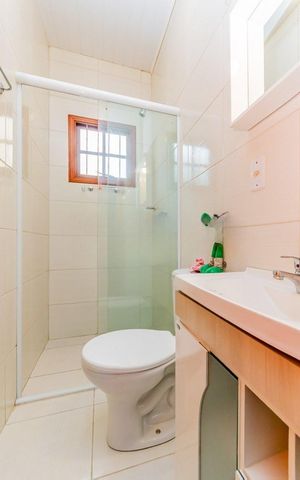 Casa à venda com 112m², 2 quartos e 4 vagas Casa à venda com 112m², 2 quartos e 4 vagasBanheiro da suíte