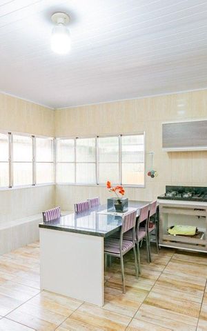 Casa à venda com 112m², 2 quartos e 4 vagas Casa à venda com 112m², 2 quartos e 4 vagasCozinha