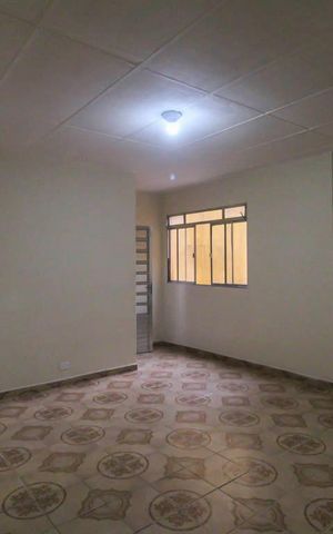Casa para alugar com 300m², 4 quartos e 2 vagas Casa para alugar com 300m², 4 quartos e 2 vagasSala