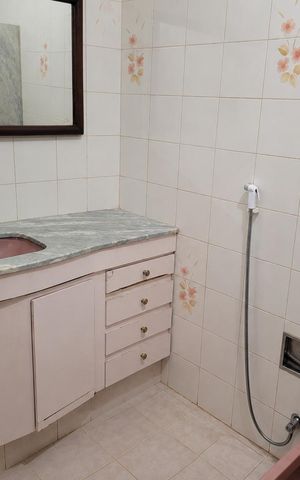 Casa de condomínio para alugar com 300m², 3 quartos e 3 vagas Casa de condomínio para alugar com 300m², 3 quartos e 3 vagasBanheiro social