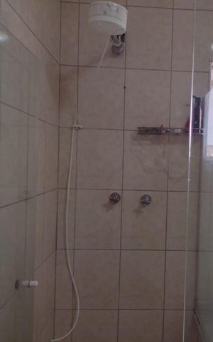 Casa de condomínio para alugar com 300m², 3 quartos e 3 vagas Casa de condomínio para alugar com 300m², 3 quartos e 3 vagasBanheiro social