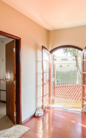 Casa à venda com 250m², 3 quartos e 3 vagasSuíte 