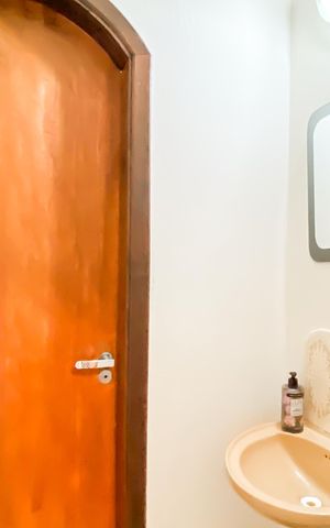 Casa à venda com 250m², 3 quartos e 3 vagasLavabo 