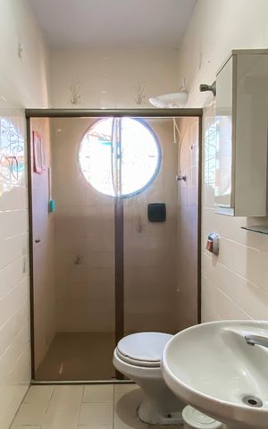Casa à venda com 250m², 3 quartos e 3 vagasBanheiro social