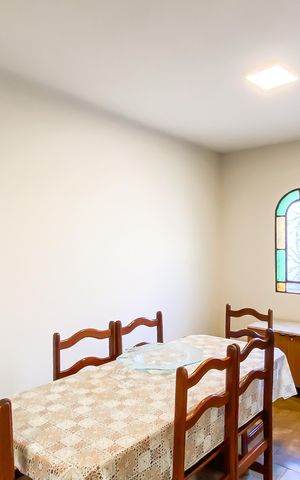 Casa à venda com 250m², 3 quartos e 3 vagasSala 