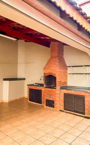Casa à venda com 250m², 3 quartos e 3 vagasQuintal 