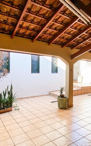 Casa à venda com 250m², 3 quartos e 3 vagasQuintal 
