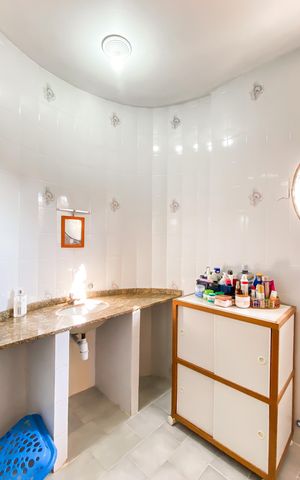 Casa à venda com 250m², 3 quartos e 3 vagasBanheiro da Suíte