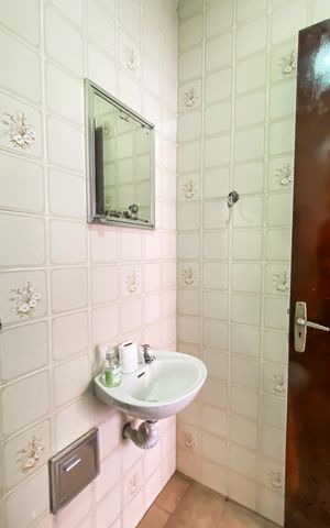 Casa à venda com 250m², 3 quartos e 3 vagasBanheiro de serviço