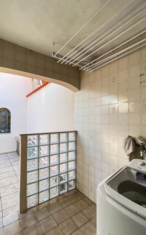Casa à venda com 250m², 3 quartos e 3 vagasÁrea de Serviço