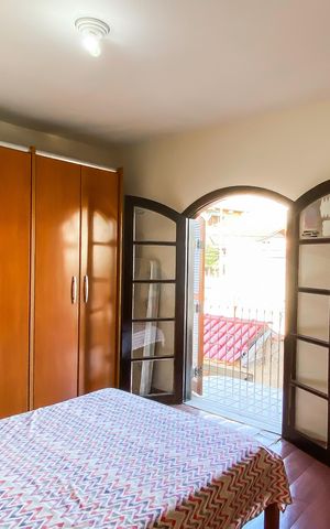 Casa à venda com 250m², 3 quartos e 3 vagasBanheiro de suíte 