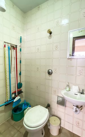Casa à venda com 250m², 3 quartos e 3 vagasBanheiro de serviço