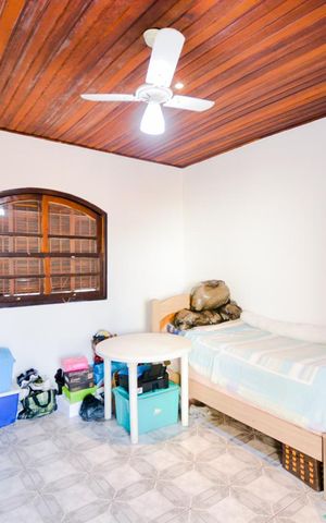 Casa à venda com 230m², 4 quartos e 2 vagasQuarto 4
