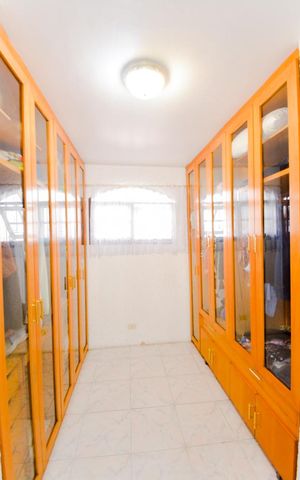 Casa à venda com 230m², 4 quartos e 2 vagasCloset da suíte