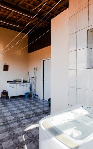 Casa à venda com 230m², 4 quartos e 2 vagasÁrea de Serviço