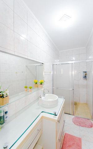 Casa à venda com 230m², 4 quartos e 2 vagasBanheiro Social